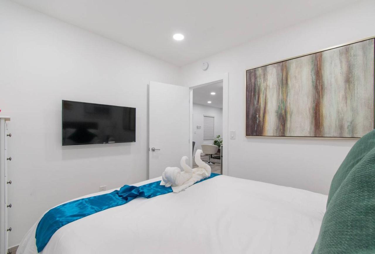 Newly Renovated 1 Bedroom Apt Designer Unit # 3 Дания-Бич Экстерьер фото